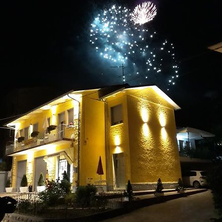 Bed And Breakfast Lo Scrigno Polinago 外观 照片